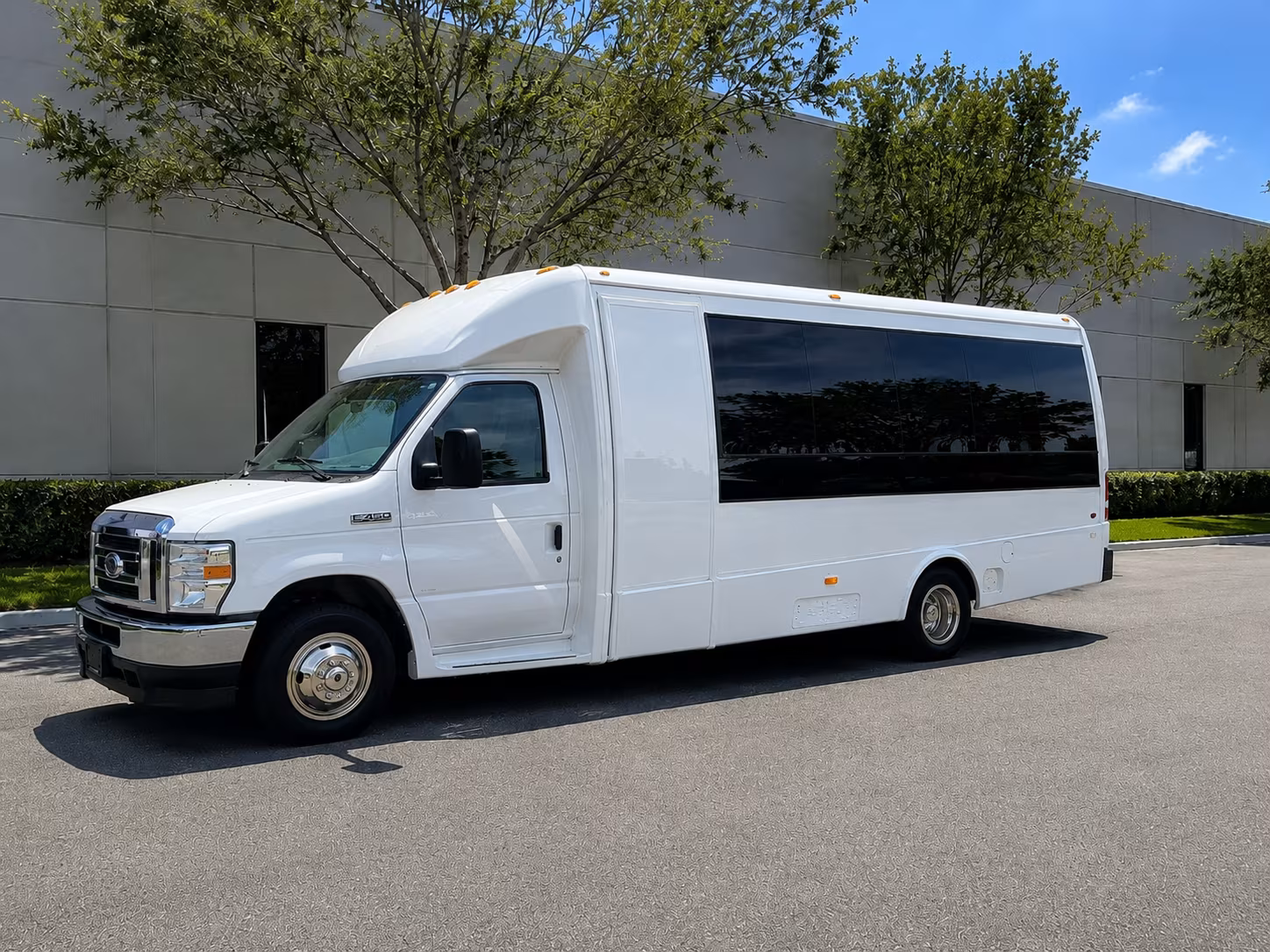convention shuttle buses to the san jose mcenery convention center and santa clara